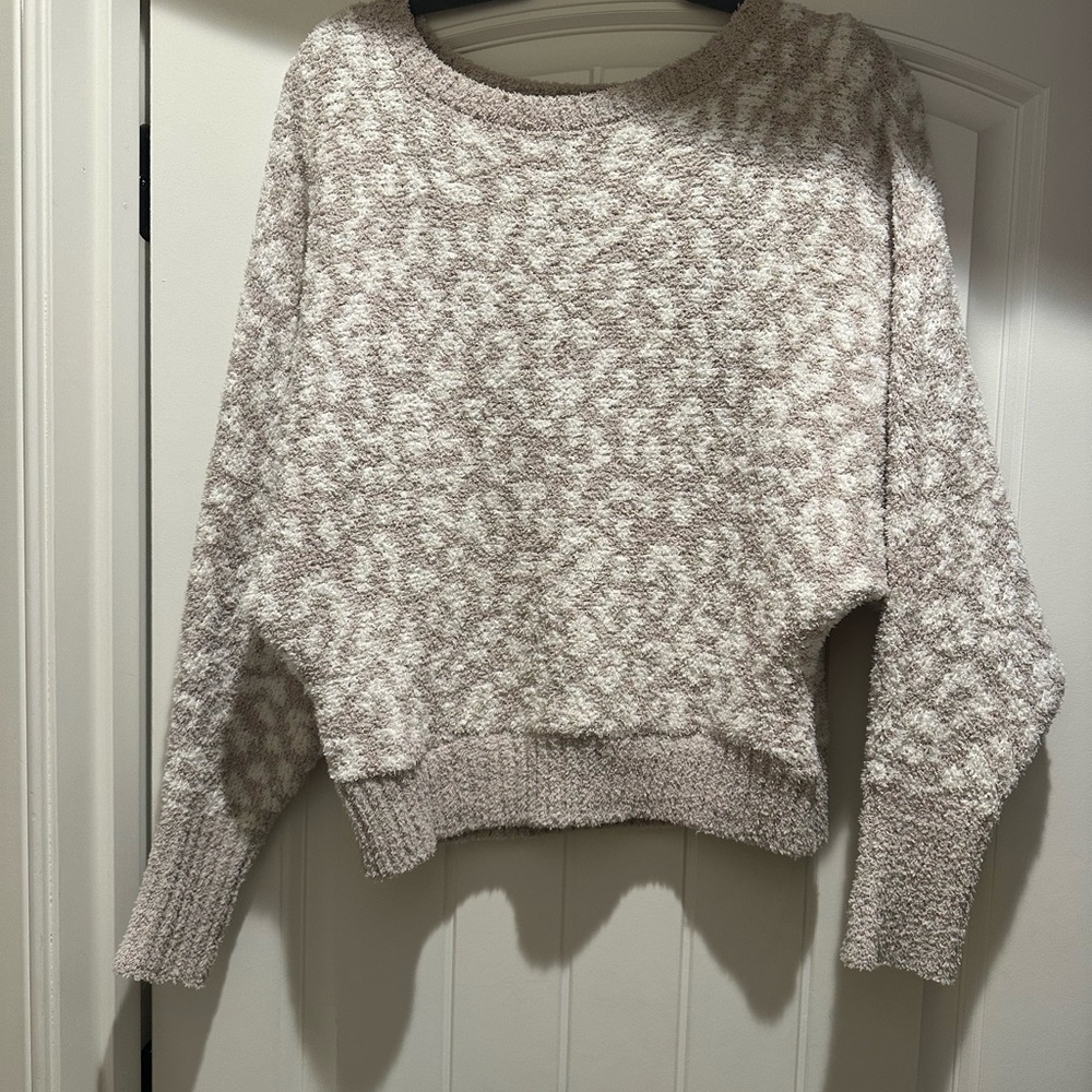 Jessica Simpson Cozy Beige Leopard  Women's Sweater size Small